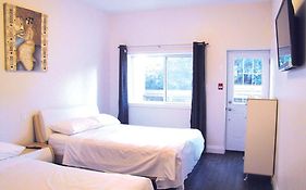 Urban Living Suites Toronto 3*